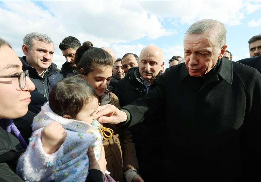 Redžep Tajip Erdogan sa ljudima u Turskoj