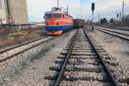 (FOTO) Obustavljen željeznički saobraćaj: U nesreći kod Mostara 5 vagona ISKOČILO IZ ŠINA