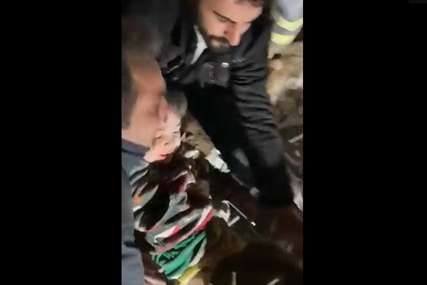 Pod ruševinama bio 22 sata: Spašen dječak (3) nakon zemljotresa u Turskoj (VIDEO)