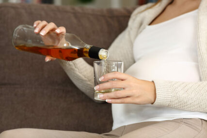 Upozorenje za buduće mame: Konzumacija alkohola u trudnoći se vidi na licu djeteta