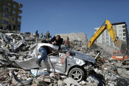 Vlada Srpske donijela odluku: U područja pogođena zemljotresom u Turskoj biće upućena pomoć
