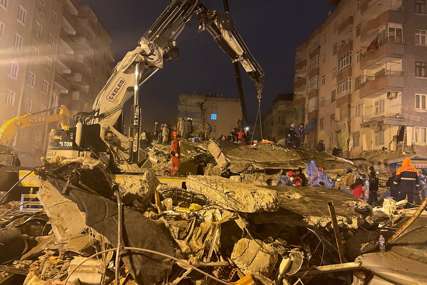 "Moji rođaci se nalaze ispod ruševina" Ispovijest Nedima koji je preživio apokaliptični zemljotres u Turskoj