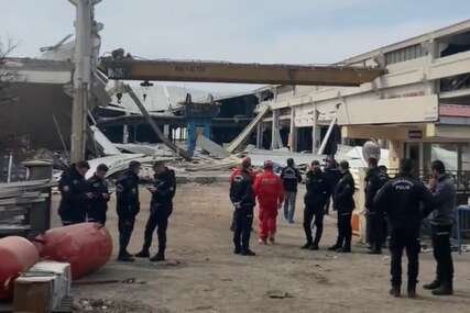 Krov razorene fabrike u Turskoj pao na ljude 