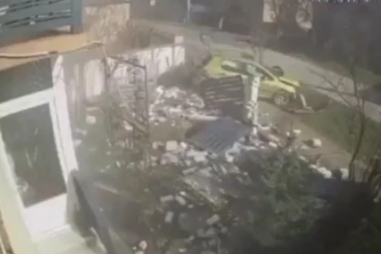 Auto udarilo u ogradu