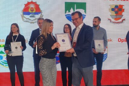 Priznanje za uspješno realizovane projekte mladih: Opština Ugljevik dobitnik Plakete Fondacije “Mozaik”
