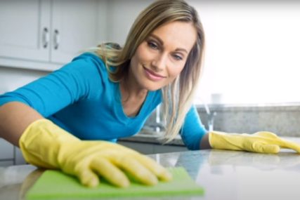 Olakšajte sebi čišćenje kuće: Napravite prirodni sprej za uklanjanje prašine