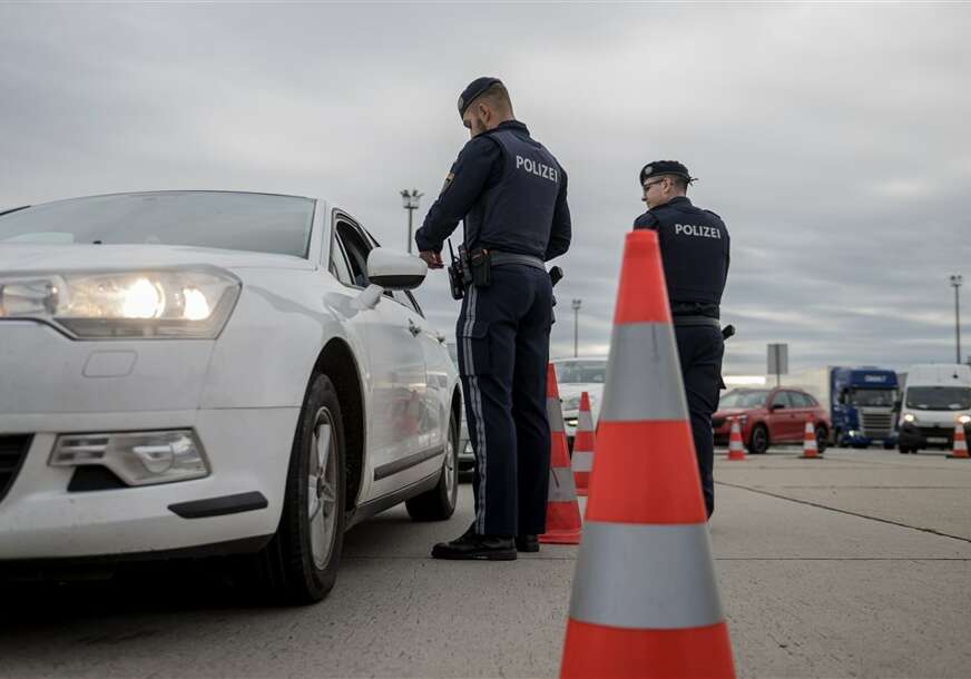 Policajci u Beču kontrolišu saobraćaj