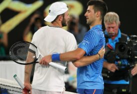 Odbio da se rukuje sa Novakom: Ovo je igrač koji Đokovića može da vrati na vrh ATP liste (VIDEO)