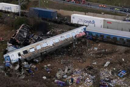 Grčka proglasila trodnevnu žalost nakon sudara 2 voza: U stravičnoj nesreći poginulo najmanje 40 ljudi, više od 130 povrijeđenih