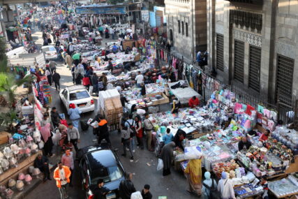 Stanovništvo u Egiptu na pijaci