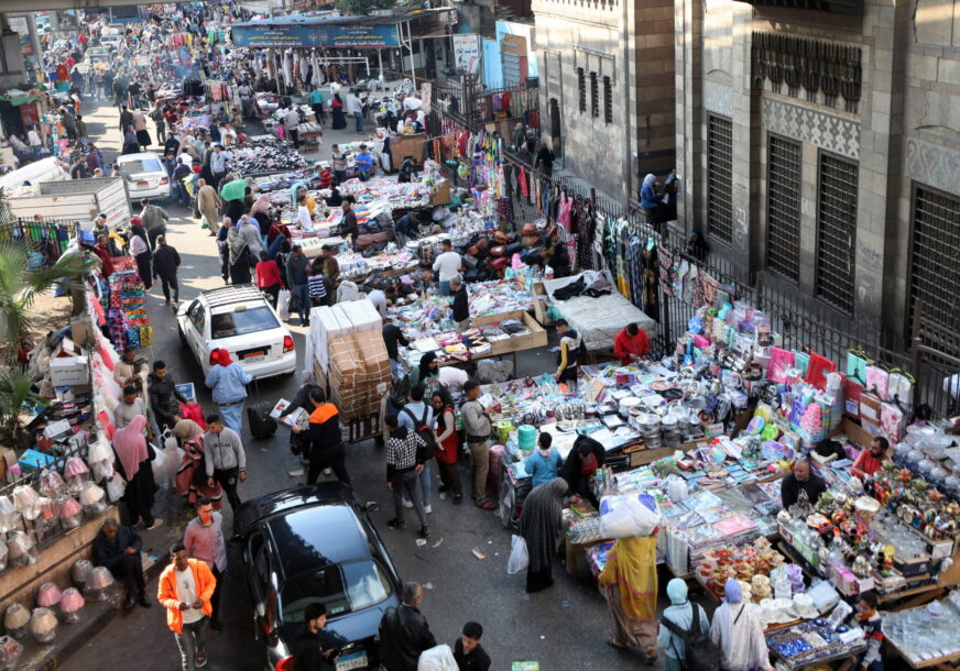 Stanovništvo u Egiptu na pijaci