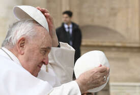 Popravlja se zdravstveno stanje pape Franje: Još nije poznato da li će predvoditi uskršnje mise