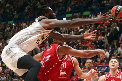 Trend iz NBA lige: Dejvis na nesportski način provocirao Lesora (FOTO)