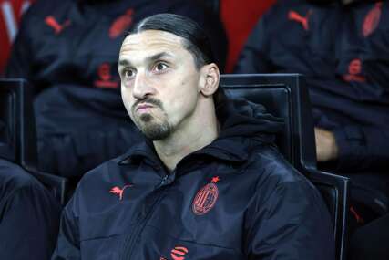Zlatan Ibrahimović sjedi na klupi za rezerve Milana