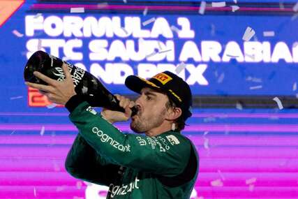 Fernando Alonso slavi 3. mjesto i ne zna da je kažnjen