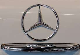 Plata od koje se vrti u glavi: Basnoslovni prihodi direktora "Mercedesa"