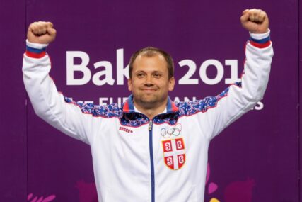 Damir Mikec na ceremoniji dodjele medalja