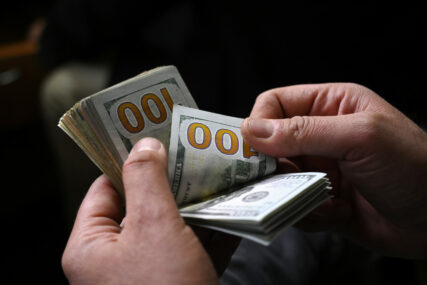 “ZELENA NOVČANICA” SVE SLABIJA Kina i Brazil odbacuju američki dolar u trgovini