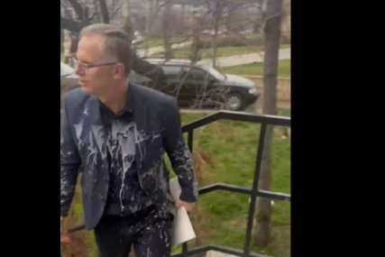 "Zbog zajednice" Kurtijevog potpredsjednika gađali tortom i milkšejkom (VIDEO)