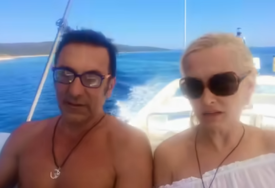 DAO MILJENICI IME PO JOGURTU Glumac sa ponosom otkrio da je postao djed "To je moja kćerka koja ima stomak"