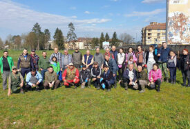 Ljubitelji prirode u akciji: Više od 80 učesnika na čišćenju korita rijeke Ukrine