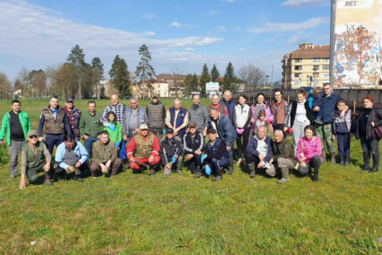 Ljubitelji prirode u akciji: Više od 80 učesnika na čišćenju korita rijeke Ukrine