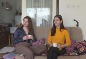 Zagrljaj koji VRAĆA NADU U ŽIVOT: U Srpskoj nedovoljno hraniteljskih porodica (VIDEO)