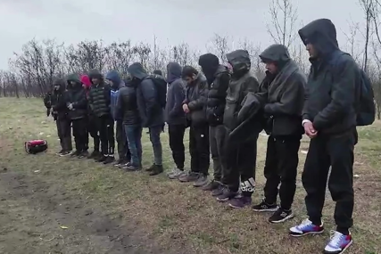 Filmska akcija policije: Pronađeno skoro 700 migranata, krili se u improvizovanim objektima (VIDEO)