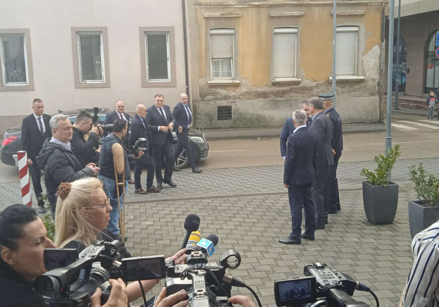 Milorad Dodik na sastanku