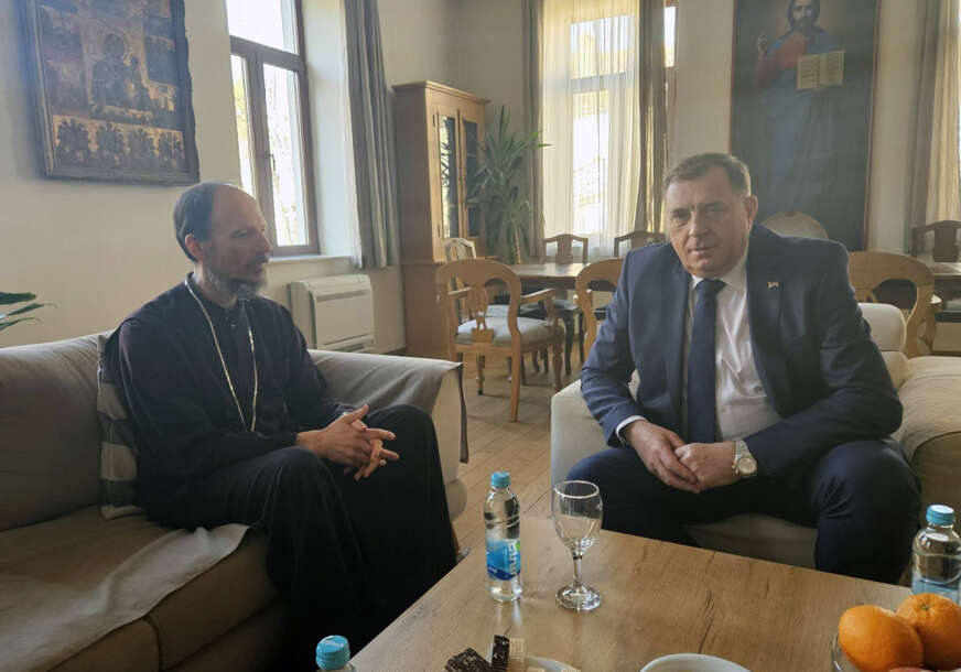 Milorad Dodik i episkop Dimitrije