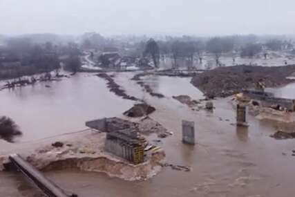 Poplavljene kuće i probijen nasip: Izlila se rijeka Lašva, više stanovnika evakuisano (VIDEO)