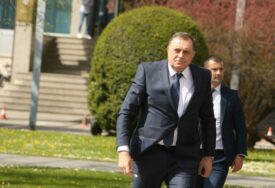Sastanak vladajuće koalicije: Imovina crvena linija Srpske, Dodik se hvali rejtingom, Stevandić poziva novinare i urednike na okrugli sto (FOTO)
