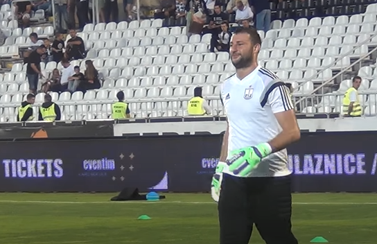 Saša Stamenković na zagrijavanju prije meča s Partizanom