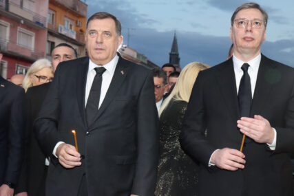 Srbija stradala jer je željela da bude slobodna i slobodarska: Vučić poslao jasnu poruku sa obilježavanja Dana sjećanja na stradale u NATO agresiji (FOTO)