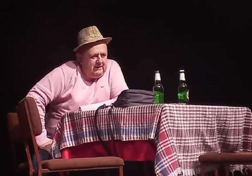 Svuda prođi, a u Bosnu dođi: Srećko Marčeta, glumac iz Novog Grada izveo monodramu u Istočnom Sarajevu (FOTO)