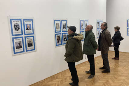 Otvorena izložba u Prijedoru: Posjetiocima predstavljene fotografije o znamenitim Srbima iz Dalmacije