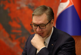 Vučić ćuti o toj temi “Ne miješam se u izbore u Crnoj Gori”