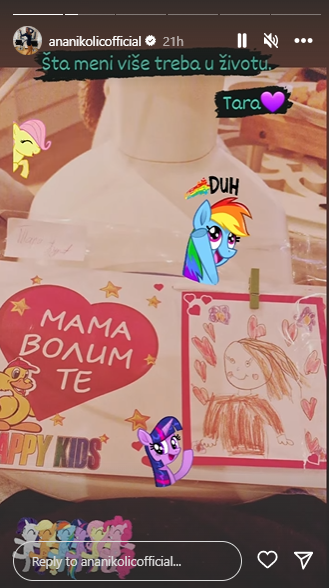 Ana Nikolić dobila poklon od kćerke