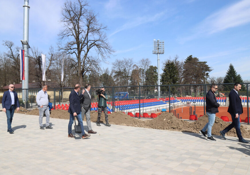 Milorad Dodik obišao radove na teniskom terenu