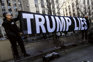 Donald Tramp protesti