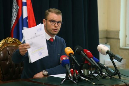 "Naoružani pravdom nećemo odustati" Stanivuković poručio "Autoprevozu" da neće dozvoliti otimanje imovine Grada