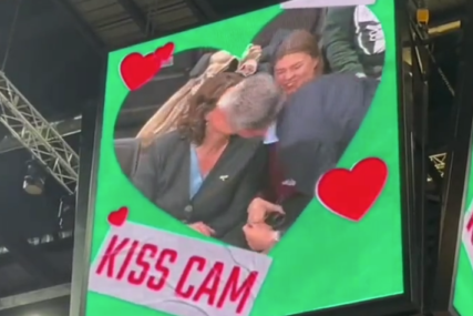 Scena koja se rijetko viđa: Predsjednik Litvanije na meču Evrolige uhvaćen kako ljubi suprugu (VIDEO)