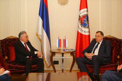 Dodik na sastanku sa Kalabuhovim: Ruski ambasador upoznat sa pokušajima otimanja imovine Srpskoj