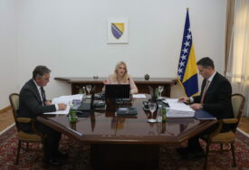 GORI OD GOREG Da li je aktuelni saziv Predsjedništva BiH uspio da „PREVAZIĐE“ Dodika, Džaferovića i Komšića