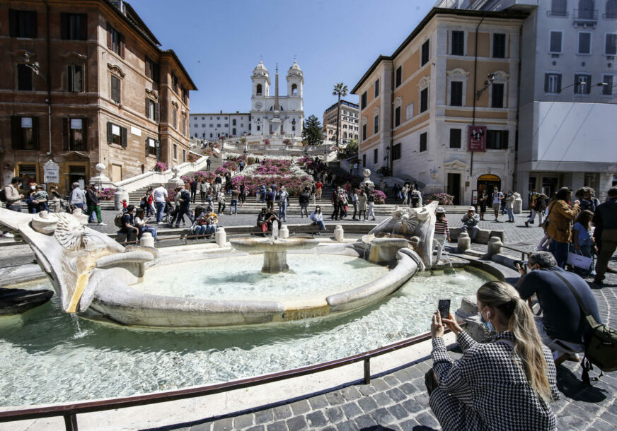 Turisti u Rimu