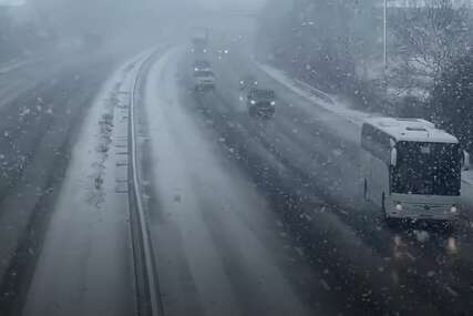 IZDATO "ĆILIBARSKO" UPOZORENJE Snježna oluja "Larisa" pogodila Veliku Britaniju (VIDEO)