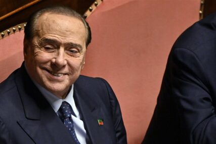 Doktori mu se bore za život: Bivši italijanski premijer završio na intenzivnoj njezi