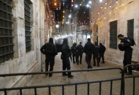 Haos u Jerusalimu: Ubijen muškarac koji je pokušao da otme pištolj od policajca