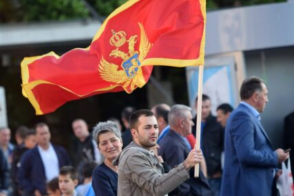 Održan protest zaposlenih u javnom servisu Crne Gore "Koeficijenti nisu povećani ni nakon više od 4 mjeseca"