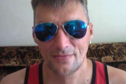 Boban Vacić sa sunčanim naočarima 